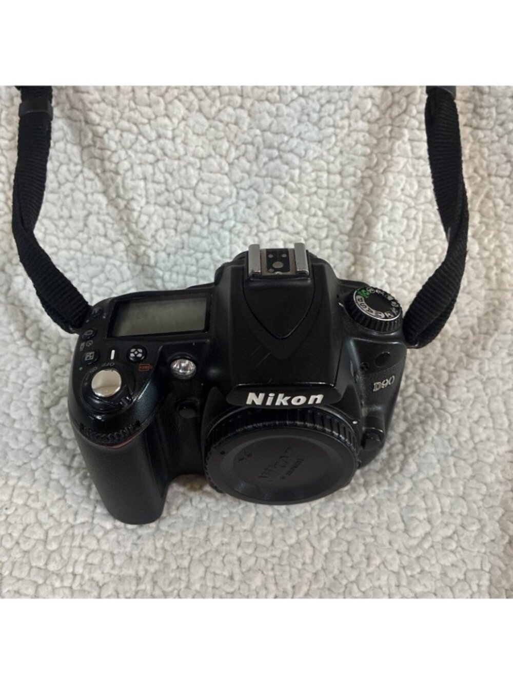 MINT Nikon D90 Digital SLR Camera (Body Only) With New Battery And Charger - Picture 3 of 13